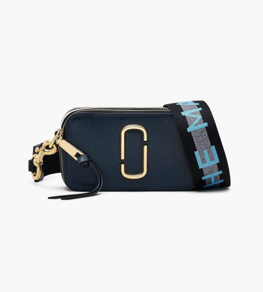 THE LOGO STRAP SNAPSHOT